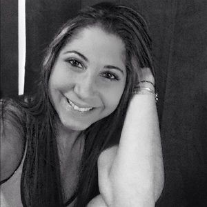 Meet your Posher, Chloe